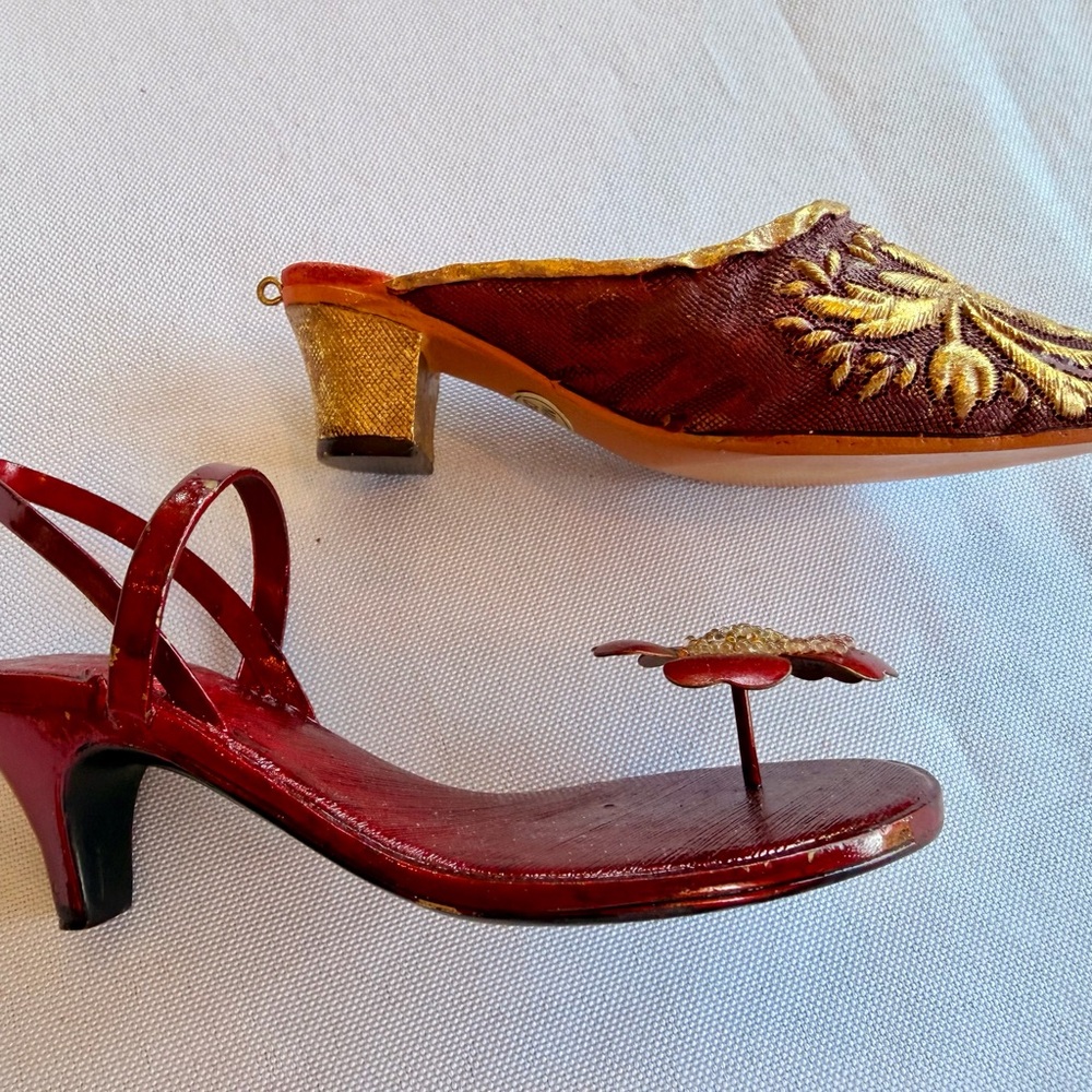 Seven Christmas Ornaments High Heels Miniature Figurines Shoe Collection - Picture 3 of 9
